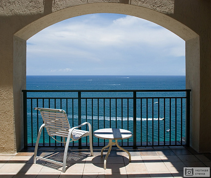Балкон отеля с видом на океан