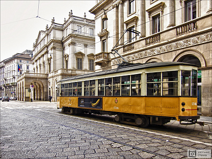 Трамвай на улице Милана. Италия