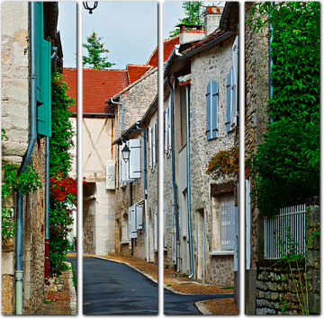 Пустынные улицы французского города в Lemousin