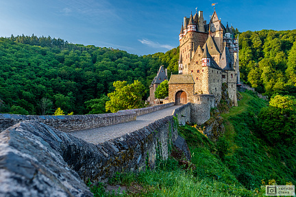 Фотообои Невероятная архитектура замка Эльц