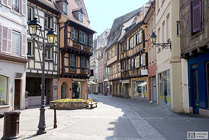 Средневековая улочка город Кольмар. Франция