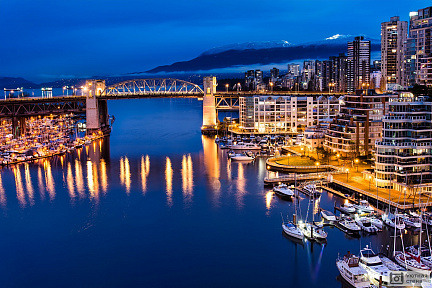 Фотообои Мост к набережной Ванкувера. Канада
