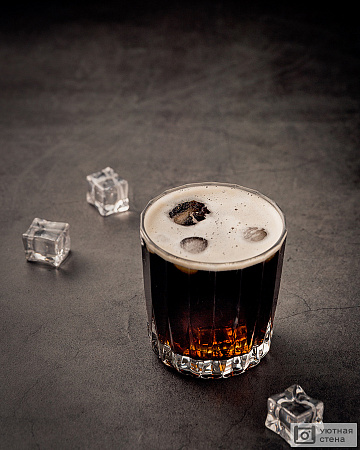 Пиво и кубики льда