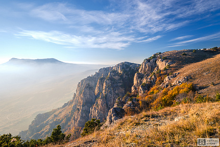 Горы Крыма в лучах солнца
