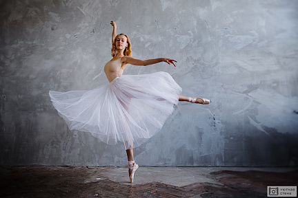 Балерина в белоснежной пачке