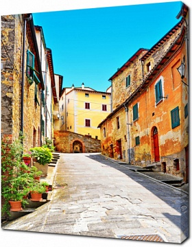 Узкий переулок в итальянском городе