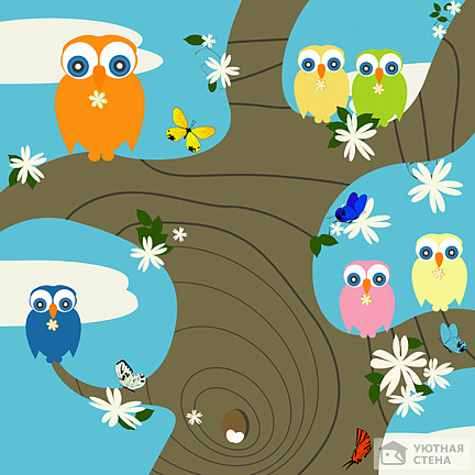 Разноцветные совы на дереве