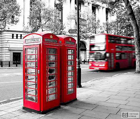 Фотообои Символы Лондона: телефонные будки и автобус в движении