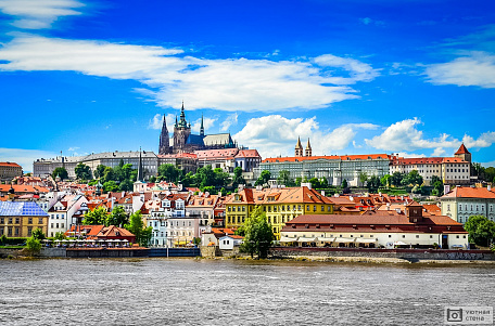 Фотообои Вид на Прагу с Влтавы, Чехия