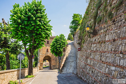 Итальянская улица в провинциальном городке Тосканы