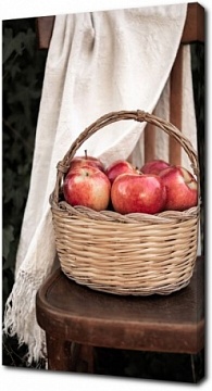 Яблочная корзина осенью