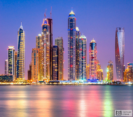 Фотообои Небоскребы Дубай с отражением в воде