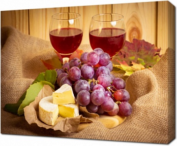 Виноград, сыр, бокалы вина
